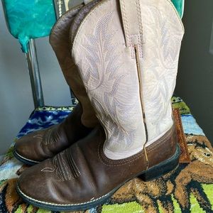 Ariat  Womens Cowboy Boots